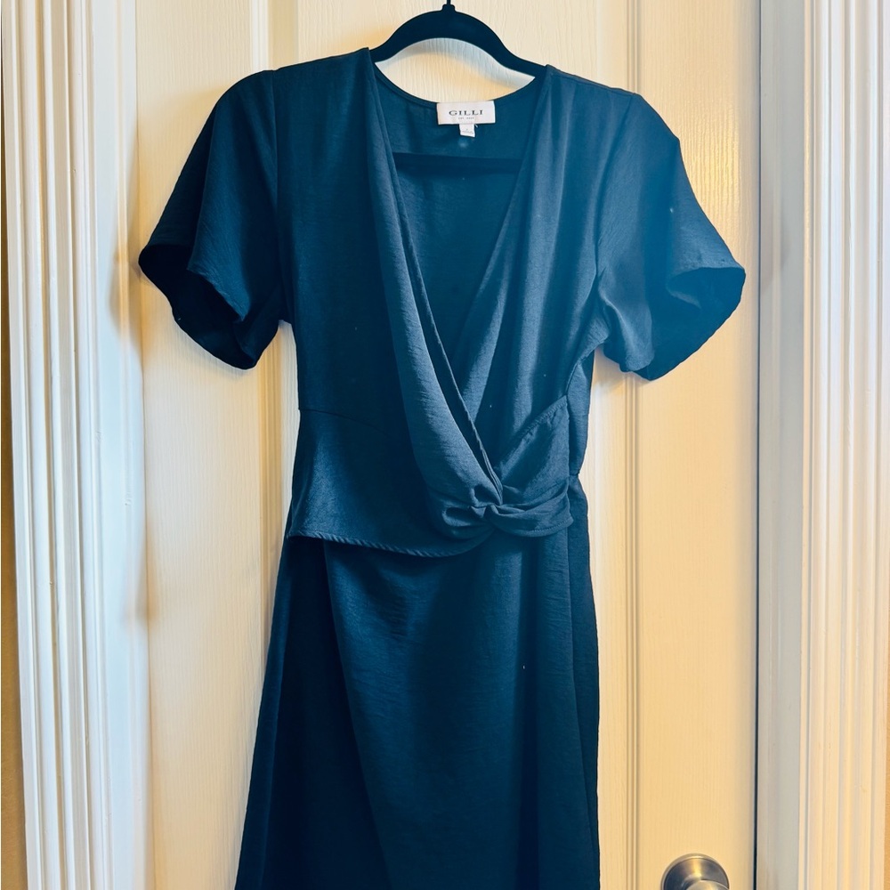 Elle Classic Black Midi Dress